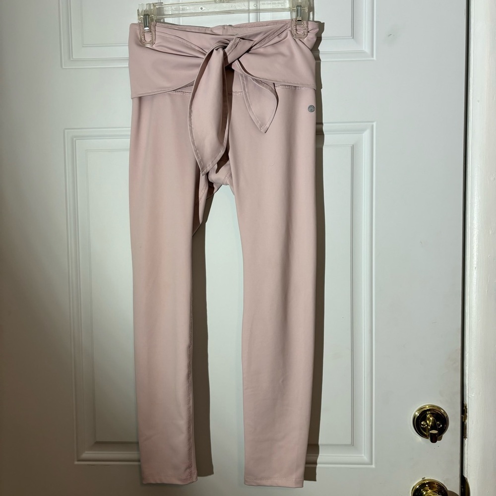 ❤️2/$15 or 3/$21❤️ Apana Yoga Leggings with Front Tie Size Small